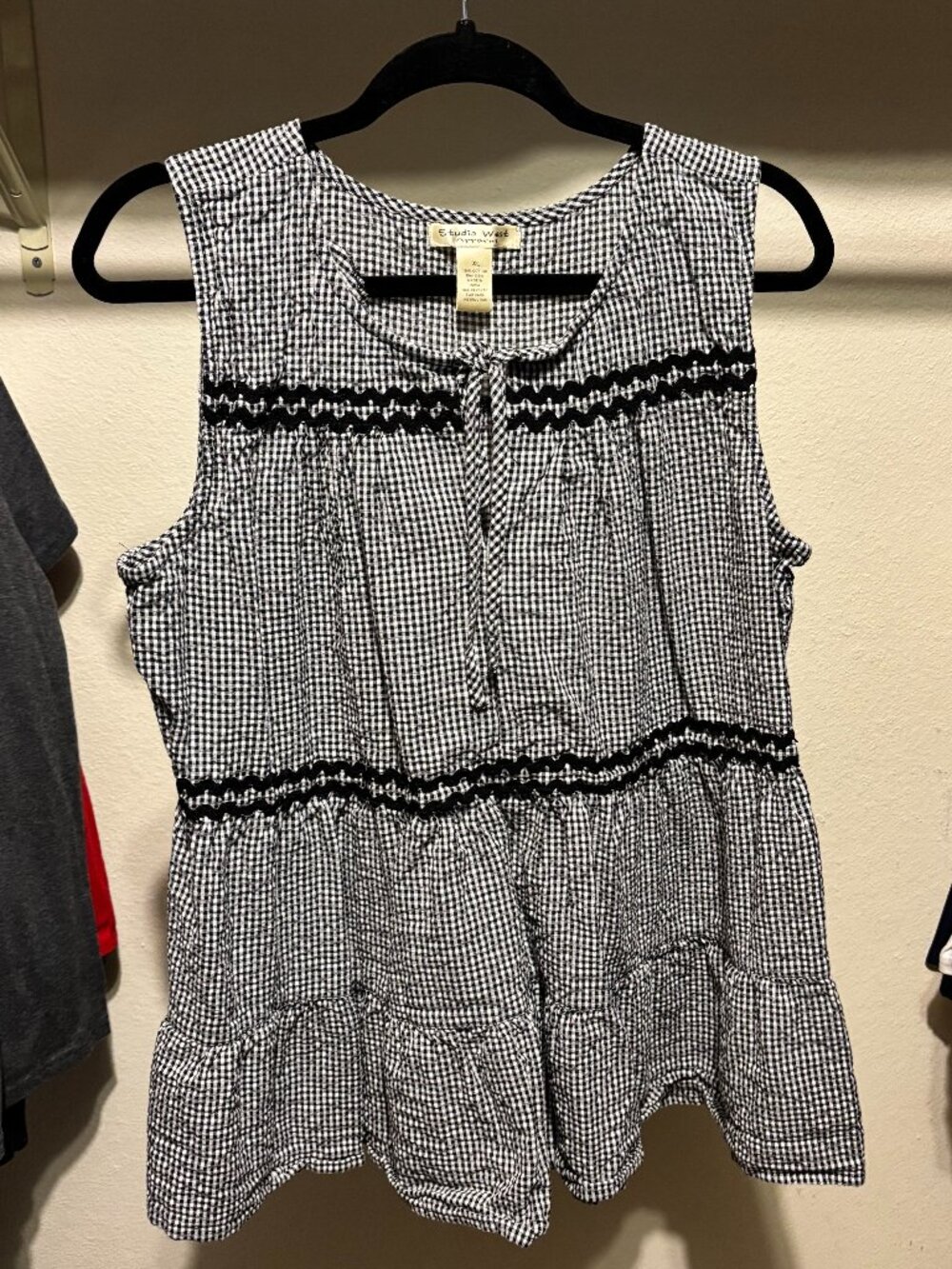 Studio West Apparel XL Black White Gingham Sleeveless Peplum Blouse Cotton Tiere
